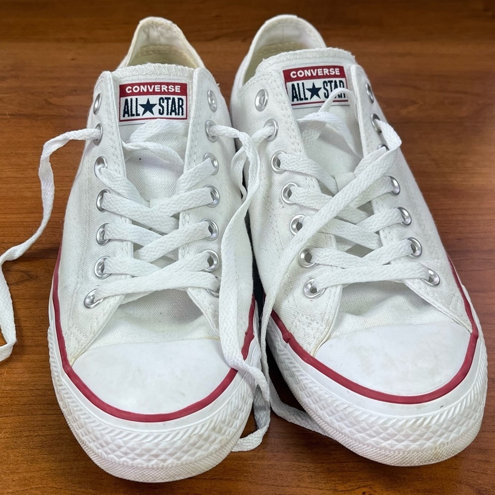 Converse All Stars White Low Top Chuck Taylors Men's Sz 8 Women's Sz 10.5 Shoe